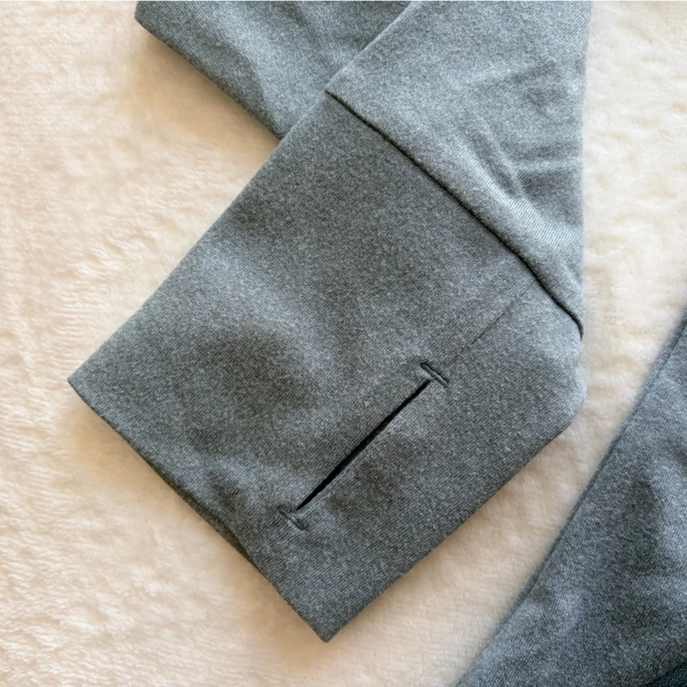 Apana Gray Running Jacket with Thumbholes and pockets size L - Picture 2 of 3